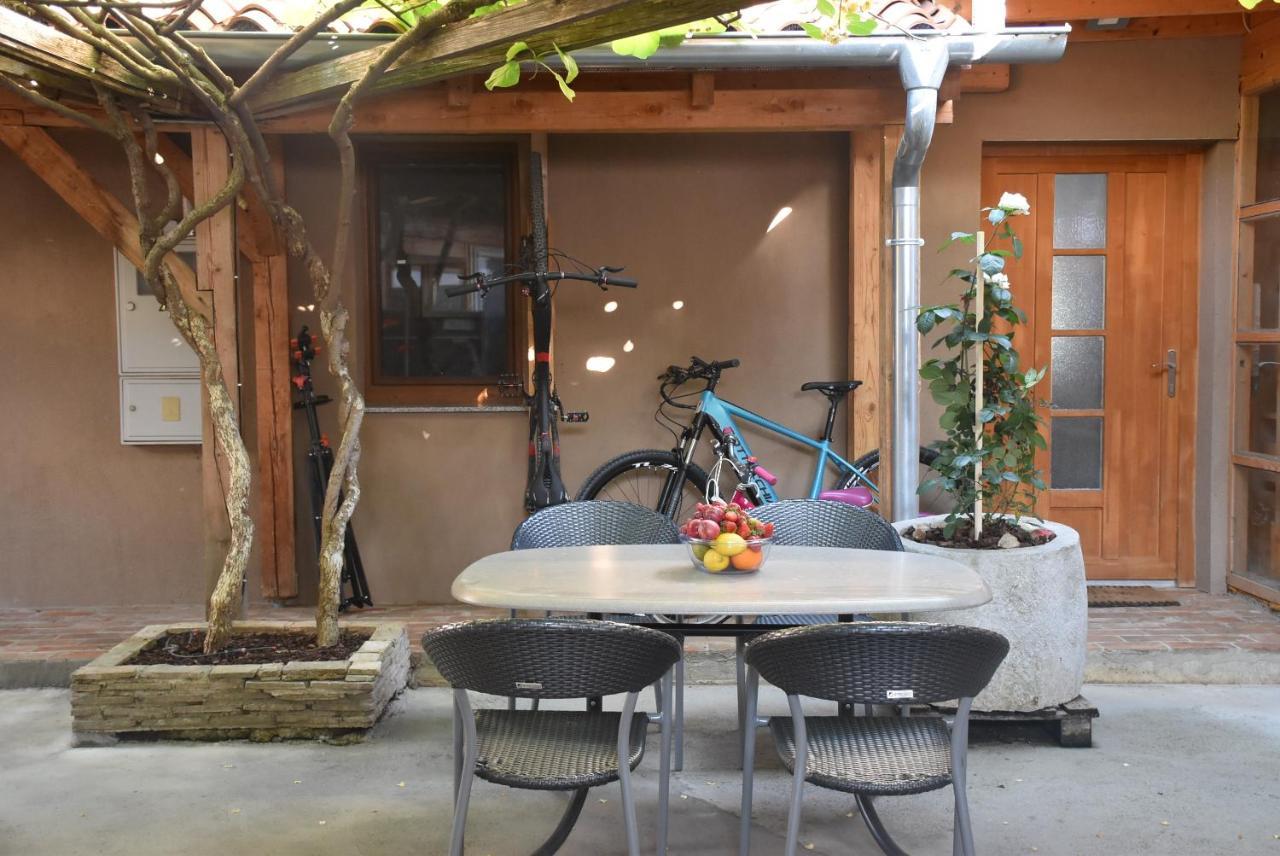205 Dekani Exterior foto